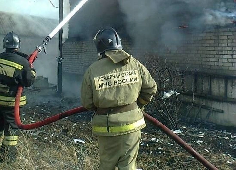 Огонь потушили за полчаса.