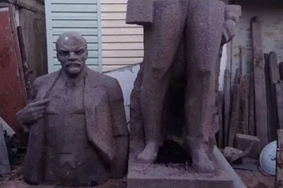 Памятник Ленину из розового гранита в Севастополе продают за 780 тысяч рублей. Фото: Авито