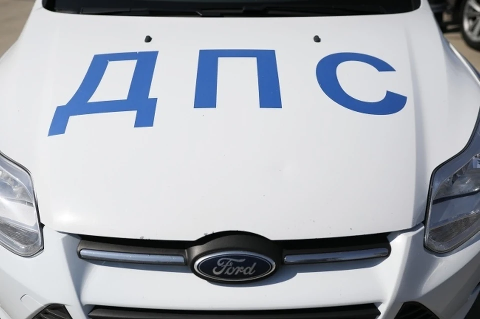 ГИБДД ищет водителя, сбившего 11-летнюю девочку.