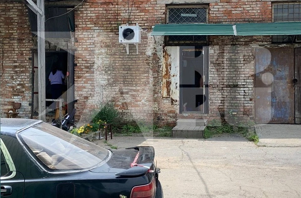 От взрыва гранаты на Павловича выбило окна и двери, разорвало трубу