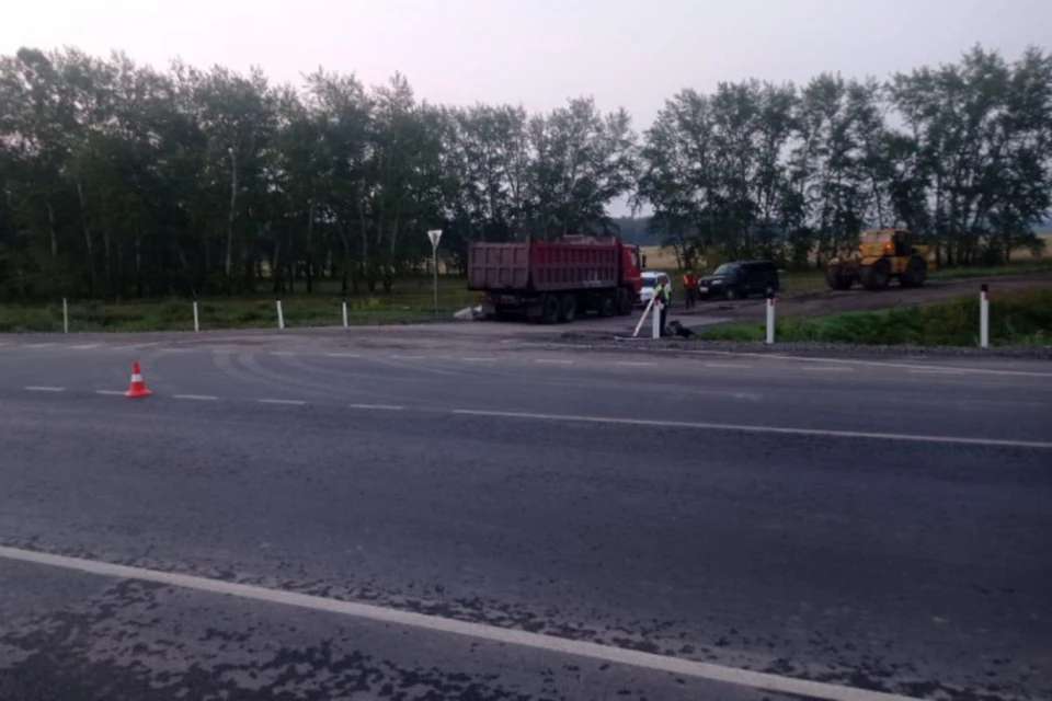 Водитель микроавтобуса перевозил пассажиров нелегально. Фото: ГУ МВД РФ по НСО.