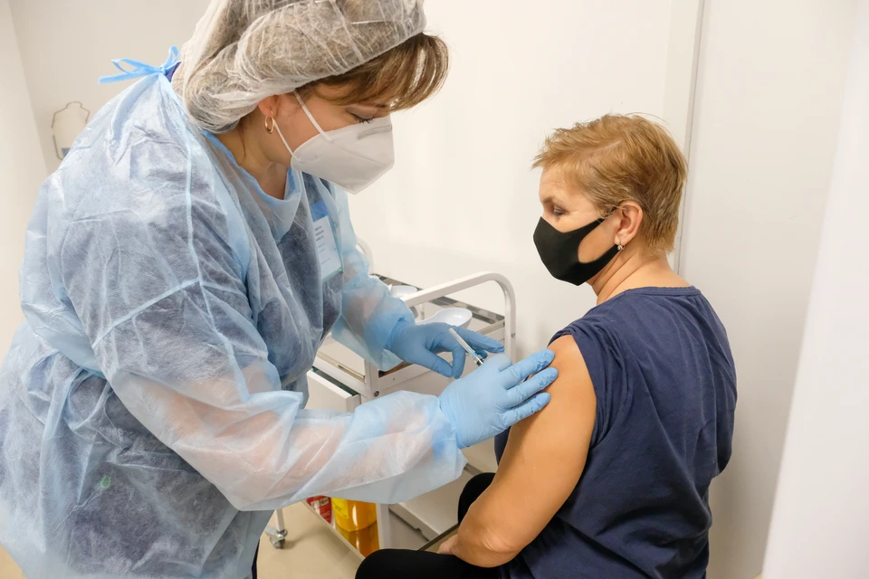 Спрос на вакцинацию от коронавируса в Петербурге вырос в два раза