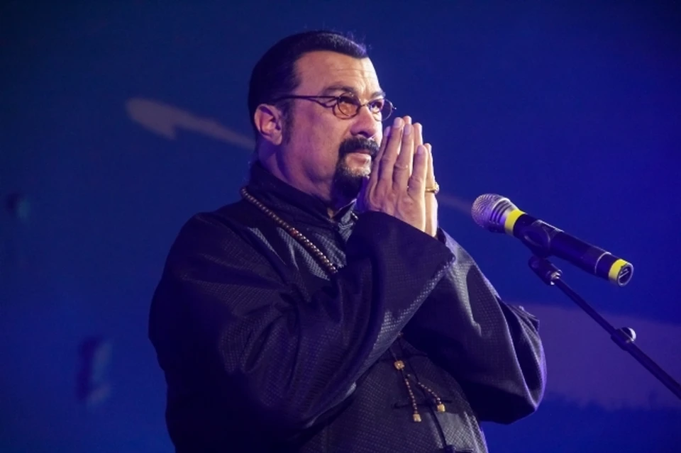 Стивен Сигал, например, приезжал на фестиваль во Владивосток в сентябре 2018-го.