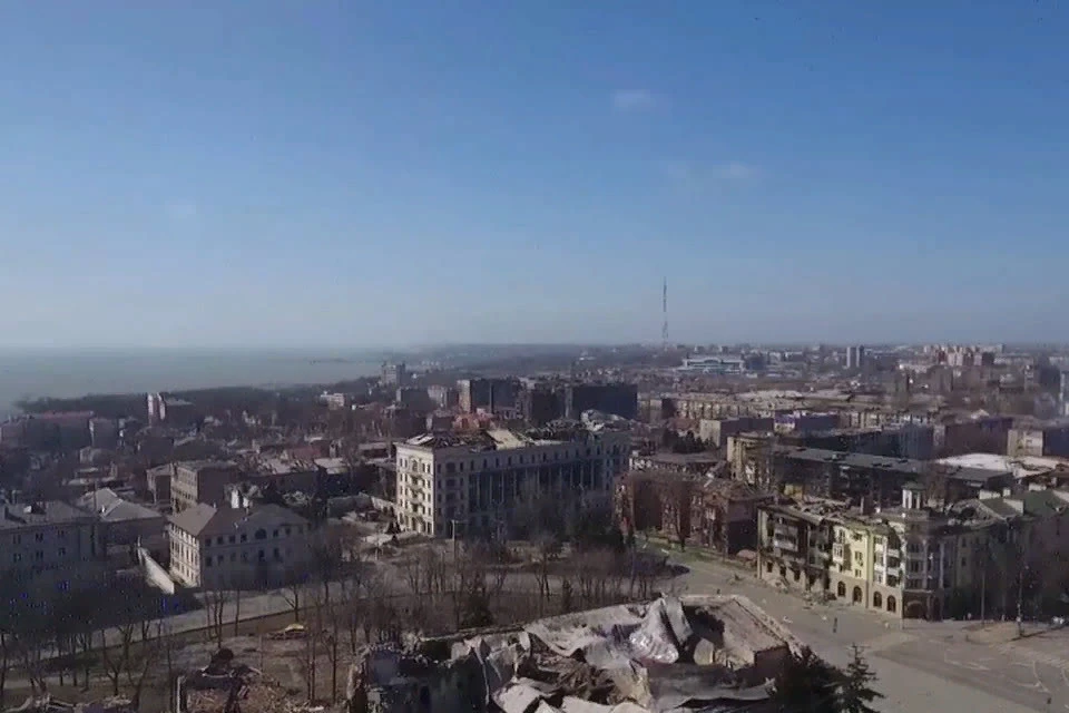 В восстановлении города после боев оказывают помощь российские регионы. Фото: УНМ ДНР