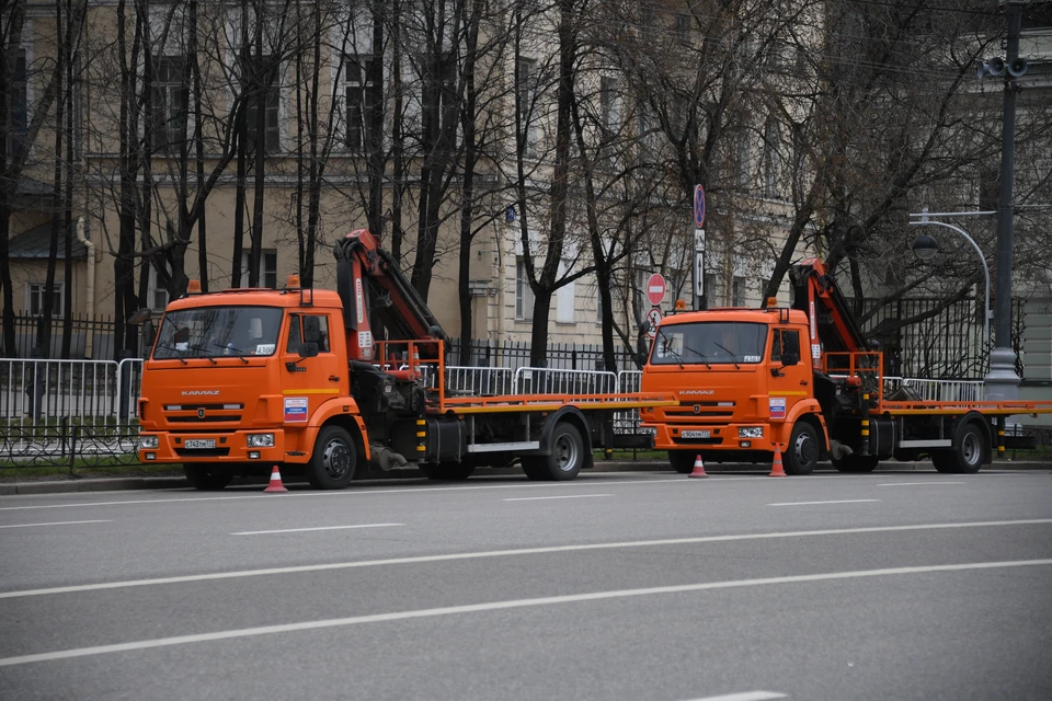 У хозяев машин есть пять дней, чтобы убрать их самостоятельно.