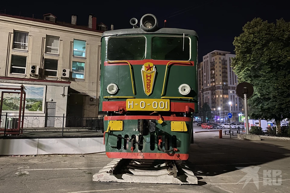 Новочеркасск электровозы. Электровоз памятник на Рязань 1. Вл61 электровоз. Электровоз, памятник, НЭВЗ Новочеркасск.. Депо Рязань 1.