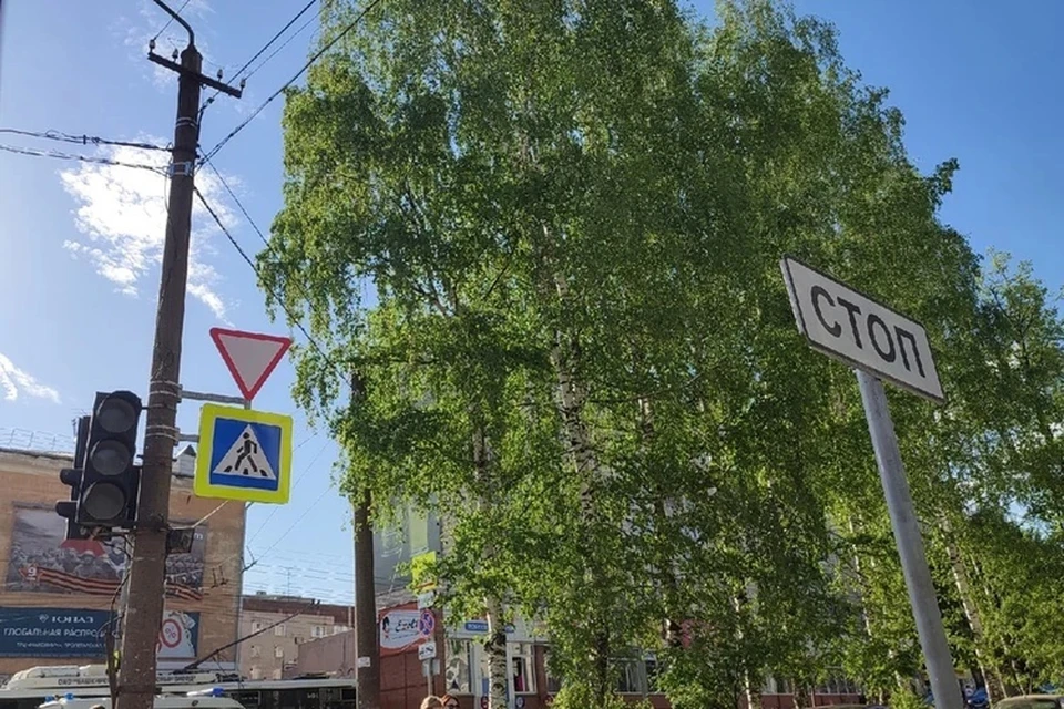 Из-за сбоя в работе оборудования на подстанции местами в Кирове перестали работать светофоры