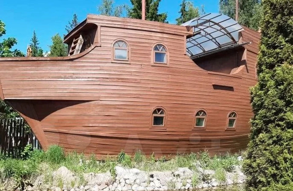 Одно из уникальных предложений на недвижимость в Подмосковье: дом-корабль. Фото: Avito