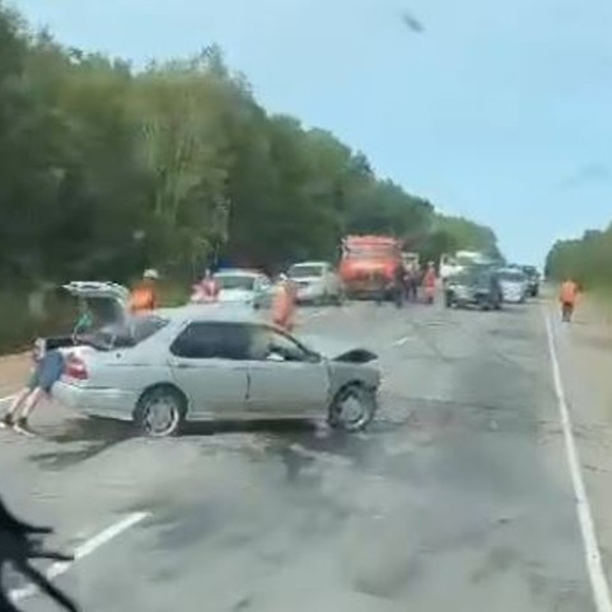 Труп в багажнике? Пользователей соцсетей напугало видео жесткого ДТП на  трассе - KP.RU