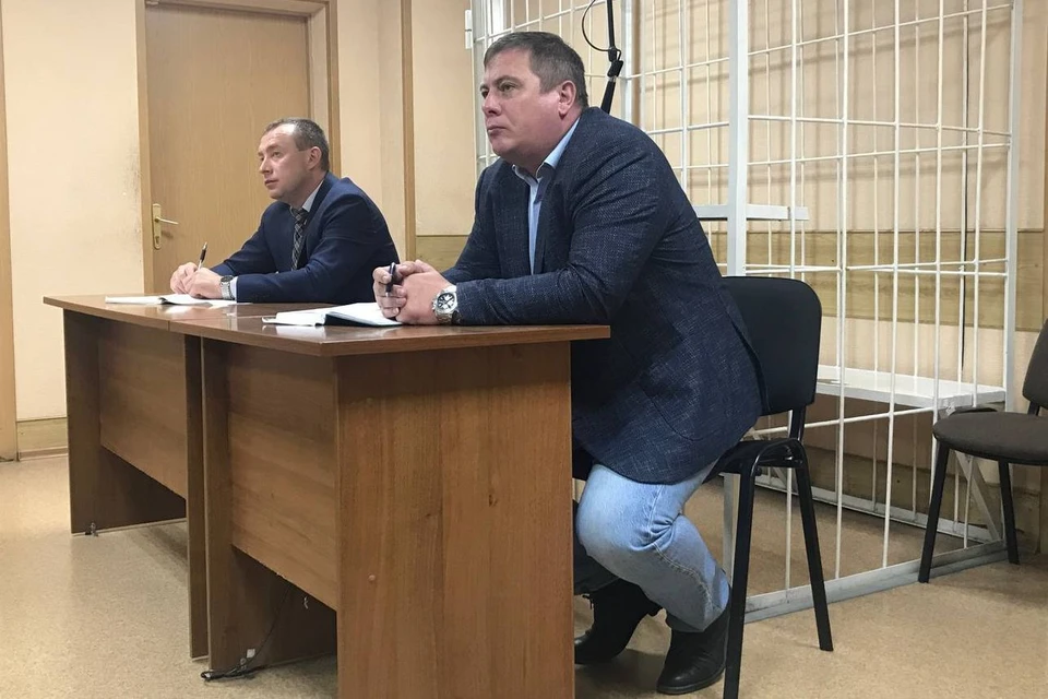 Депутат вину не признал.