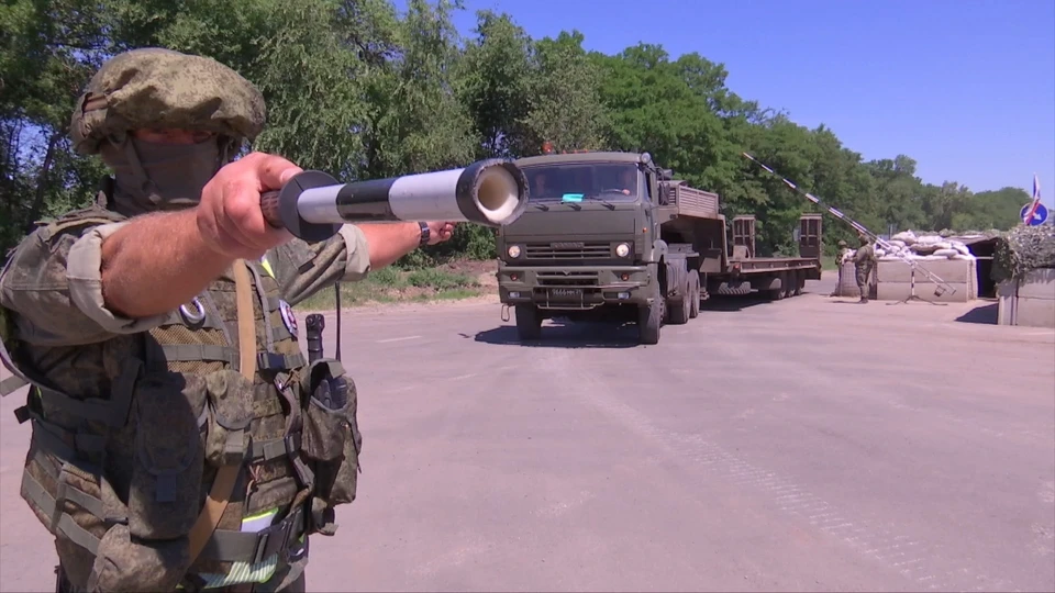 Российские ВС активно перебрасывают технику и вооружение в Харьковскую область для противодействия ВСУ