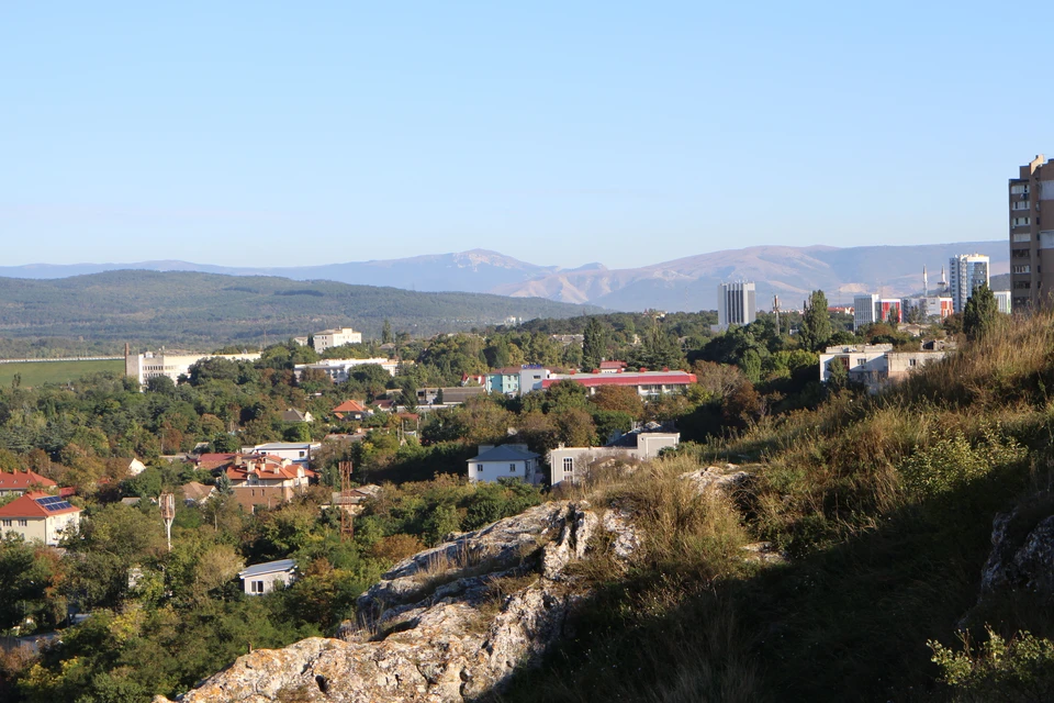 Погода в крыму симферопольского. Ялта климат. Крым Ялта. Приморский город. Вид Ялты. Ялтинское кольцо Севастополь.