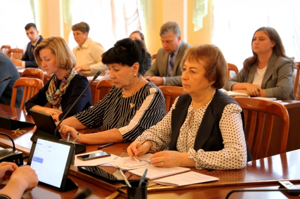 Трудоустроить подростков предлагают в муниципальных предприятиях и учреждениях. Фото: Рязанская городская Дума.