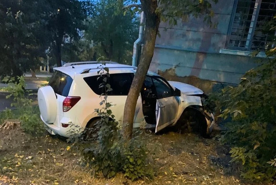 Водитель пострадал, его увезли в больницу. Фото: ГИБДД по Екатеринбургу