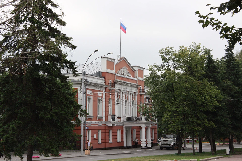 Администрация барнаула телефон. Барнаульская городская Дума. Здание администрации Барнаула. Здание городской Думы (Барнаул). Городская Дума Барнаул Ленина 18.