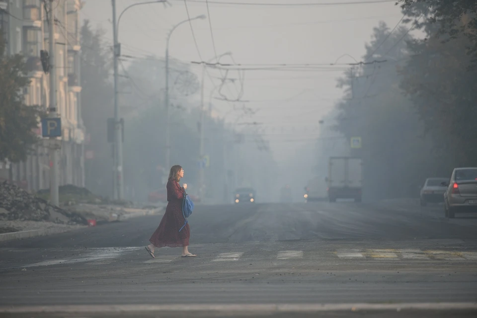 Жители столицы Урала пожаловались на запах гари утром 22 сентября