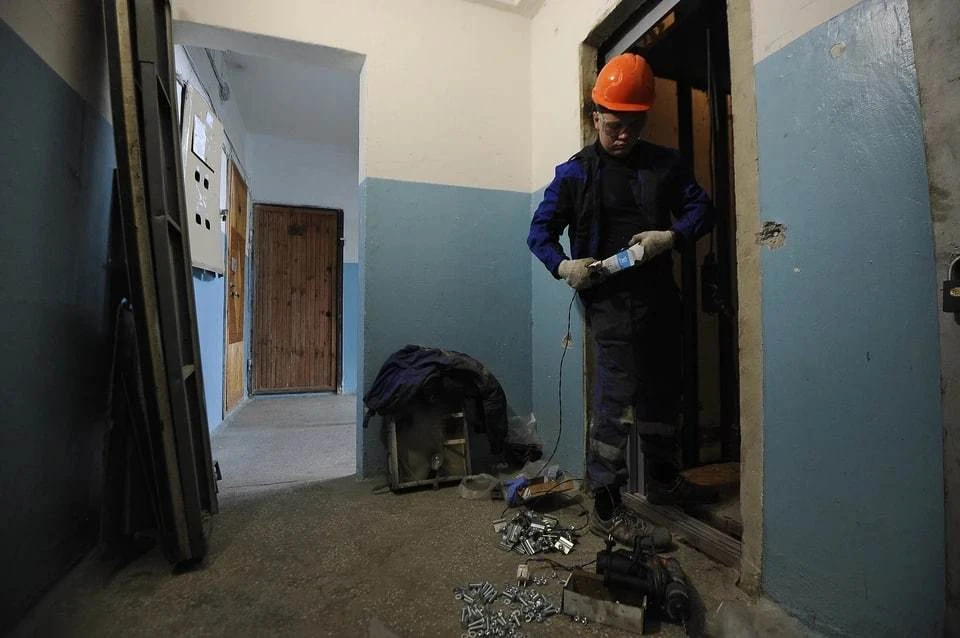 В Ульяновской области на замену аварийных лифтов из бюджета выделили 100 млн рублей