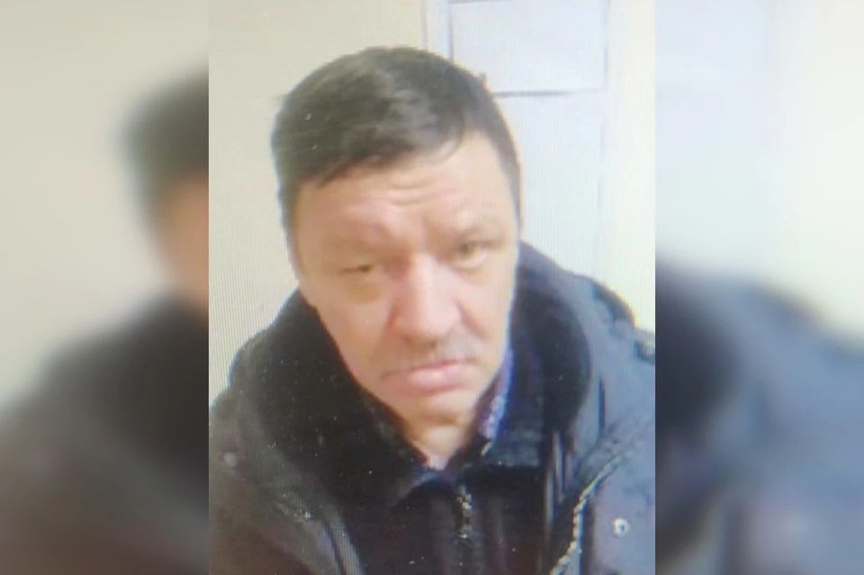 Возможно, мужчина на рыбалке. но его телефон не отвечает