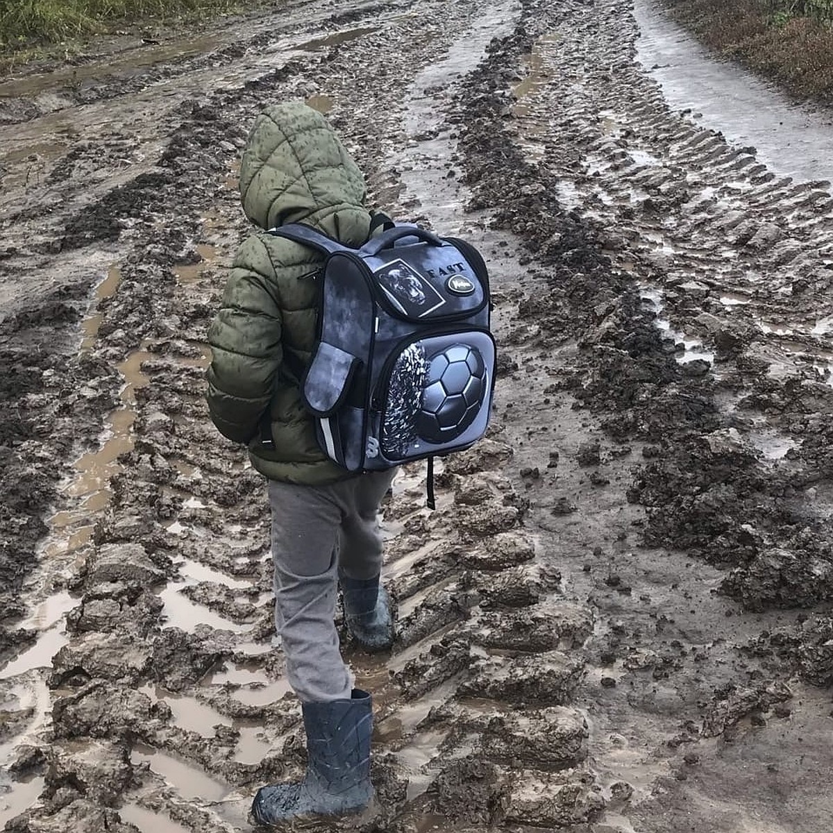 Сын пошел в третий класс. Именно пошел». Две истории из рязанской глубинки,  как дети в 2022 году добираются до школы - KP.RU