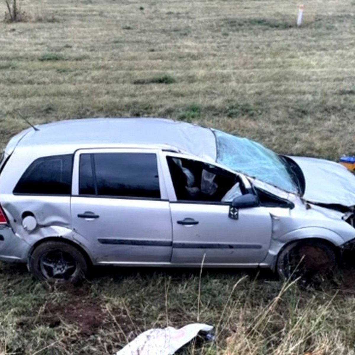 В Башкирии водитель погиб в опрокинувшейся в кювет Opel Zafira - KP.RU