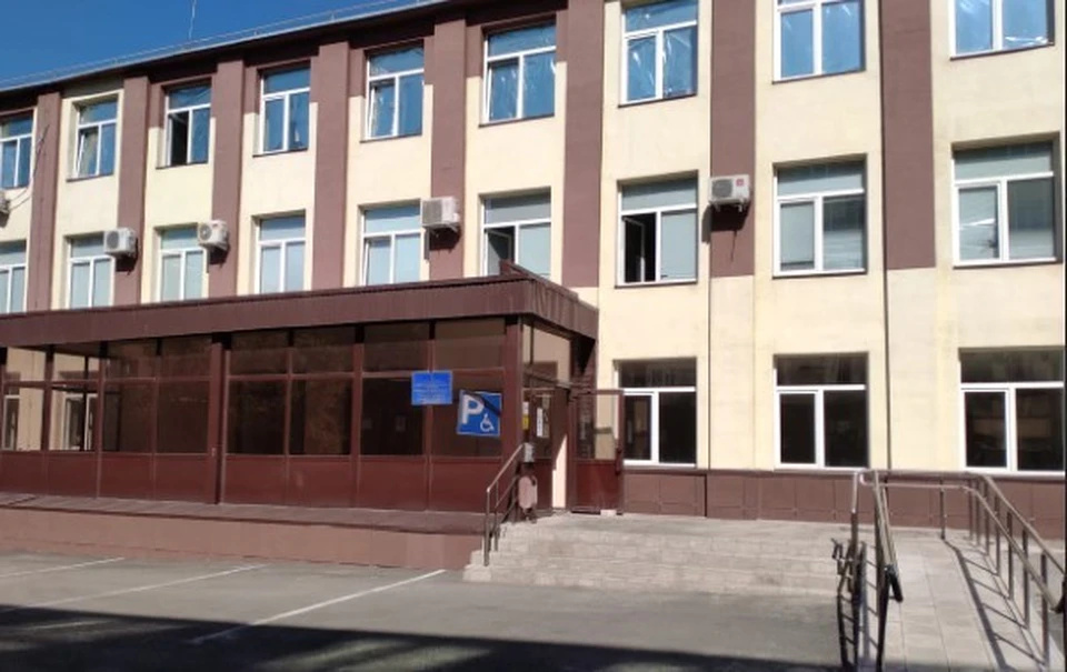 На месте работают оперативные службы