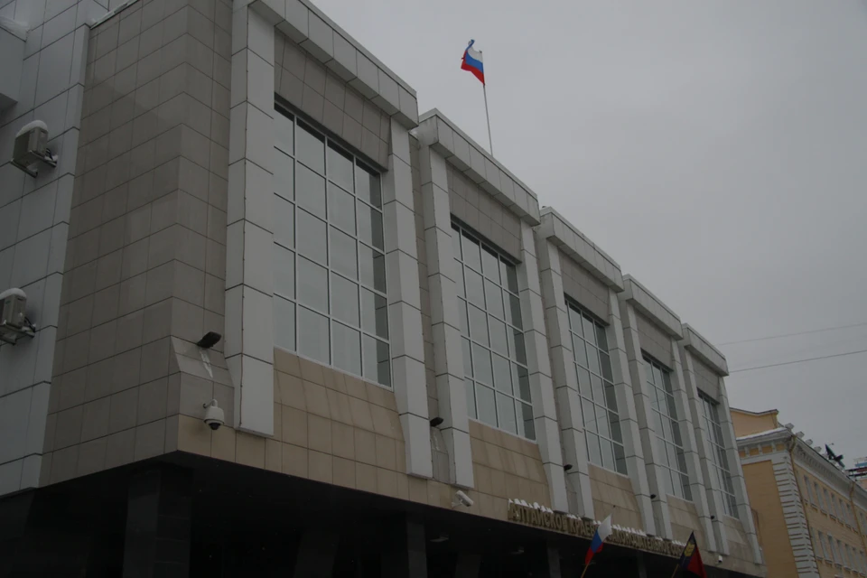 Также депутаты помогают в работе по сбору средств и формированию помощи военнослужащим и их семьям