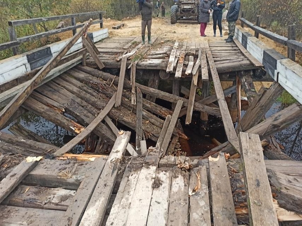 Деревянный мост рухнул в Нижегородской области под тяжестью лесовоза - KP.RU