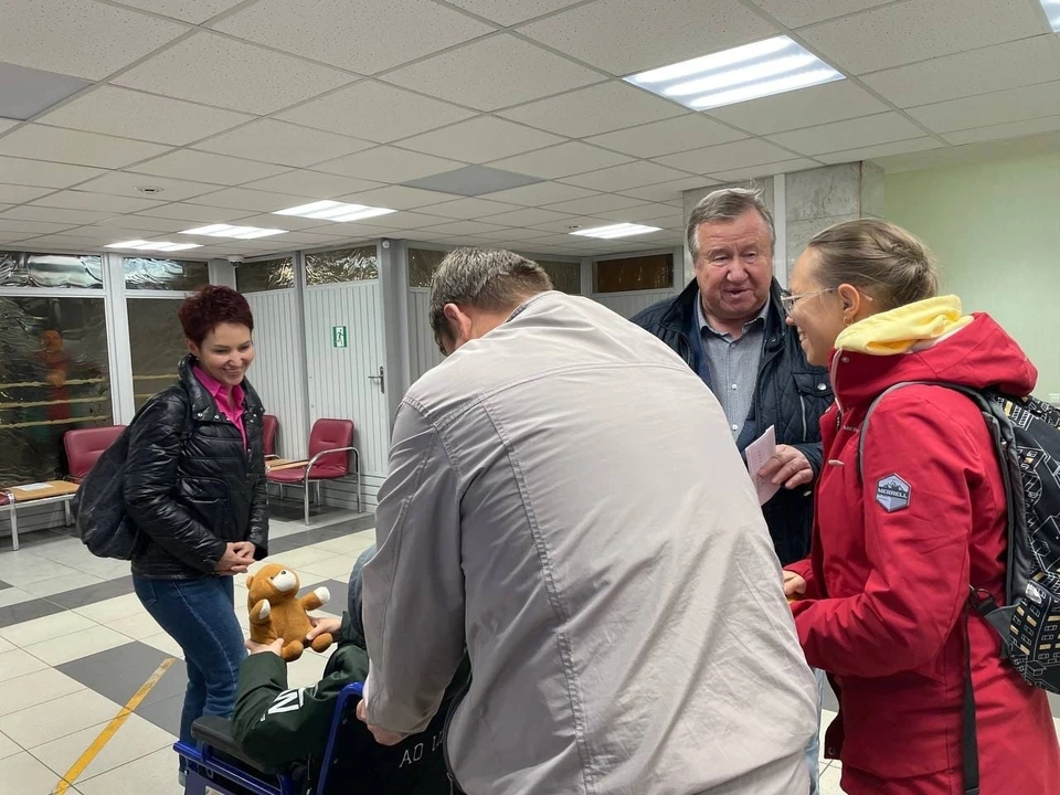 Трое детей вернулись в Ижевск после лечения в Москве. Фото: со страницы Эльвиры Пинчук «Вконтакте»