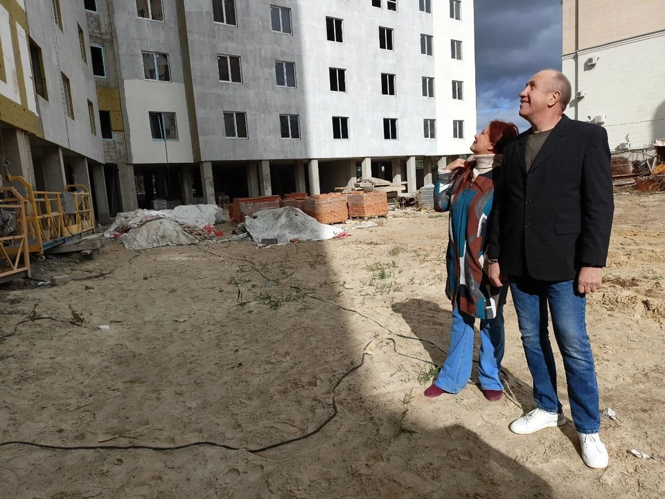 Дольщики вложили деньги в эту стройку в 2011 году. И никак не дождутся своих квартир.