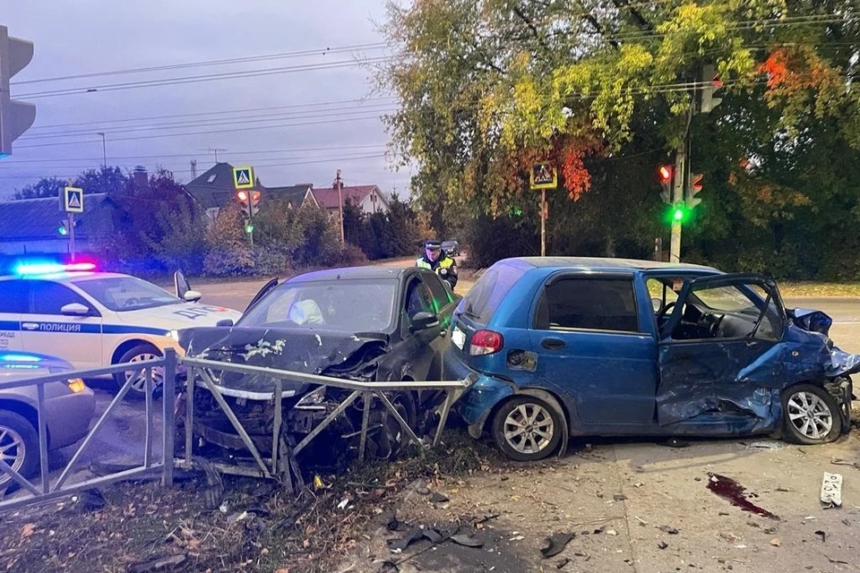 В ДТП на улице Островского в Рязани пострадали два человека. Фото: пресс-служба УМВД по Рязанской области.
