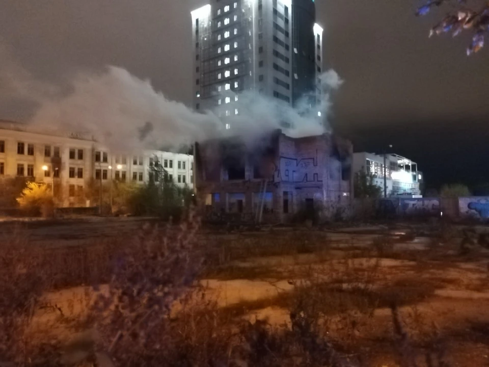 Дымом была охвачена значительная территория вокруг места происшествия.