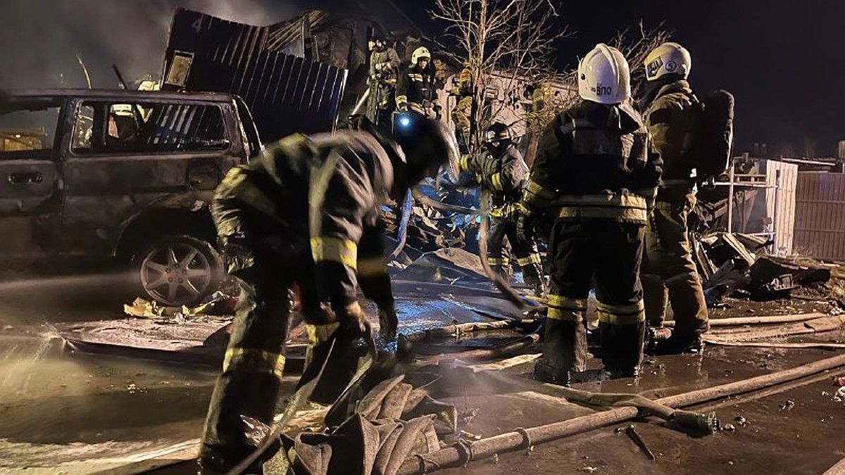 Падение самолета в Иркутске на жилой дом сегодня 23 октября 2022, как это  было - KP.RU