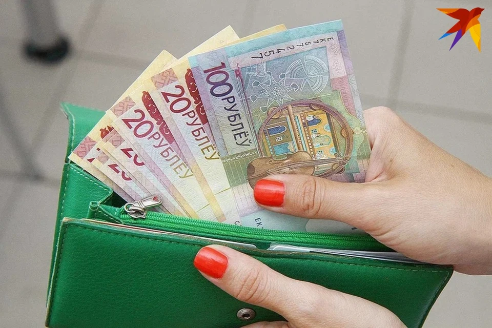 В Беларуси снизилась средняя заработная плата.