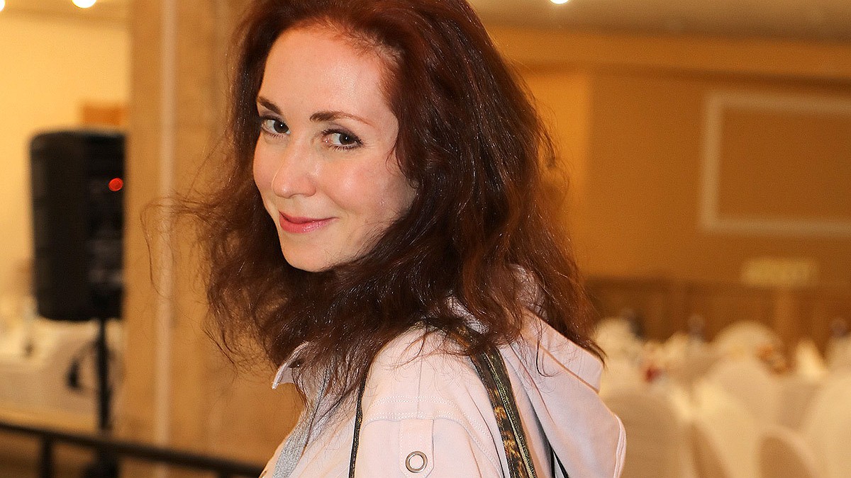 Анна Большова желіде жалаңаш