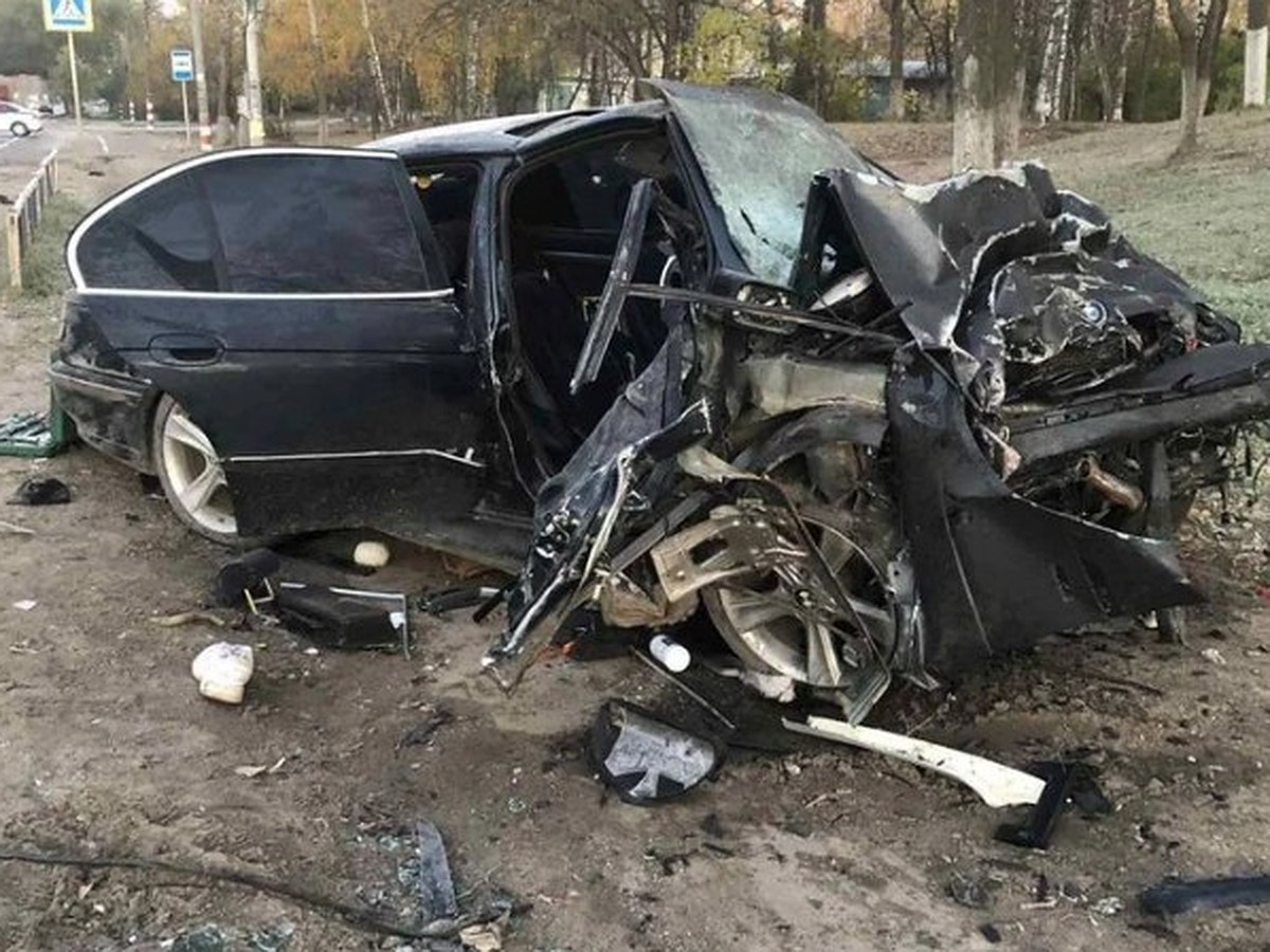 Уголовное дело возбудили после ДТП на Бору, в котором погибла пассажирка  BMW - KP.RU