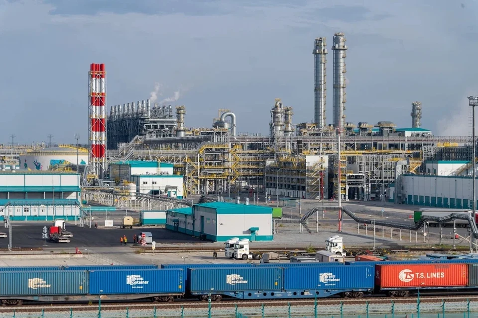 «ЗапСибНефтехим» - крупнейший нефтехимический комплекс России.
