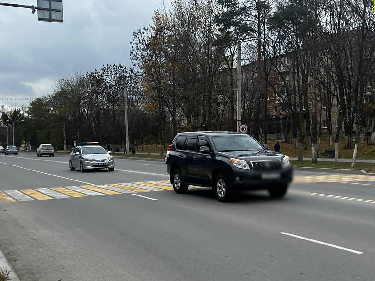 Водитель автомобиля правительства Приморья сбил ребенка в Большом Камне -  KP.RU