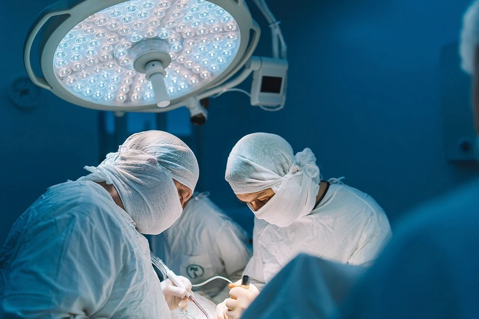 Врачи провели четырехчасовую операцию. Фото: vk.com/medkirovru