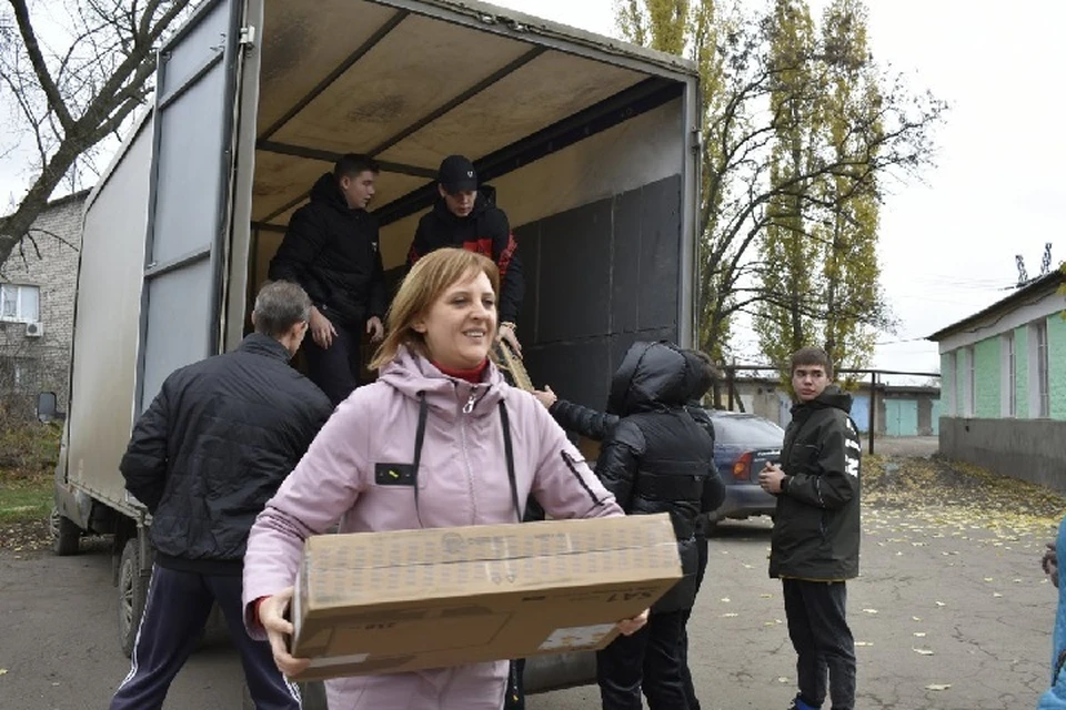 Коллективы школ благодарны оренбуржцам за оказанную помощь. Фото: Администрация Перевальского района