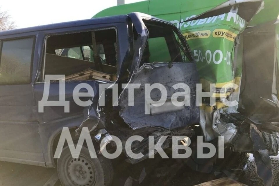 ДТП с участием четырех автомобилей произошло в районе Борисовских прудов