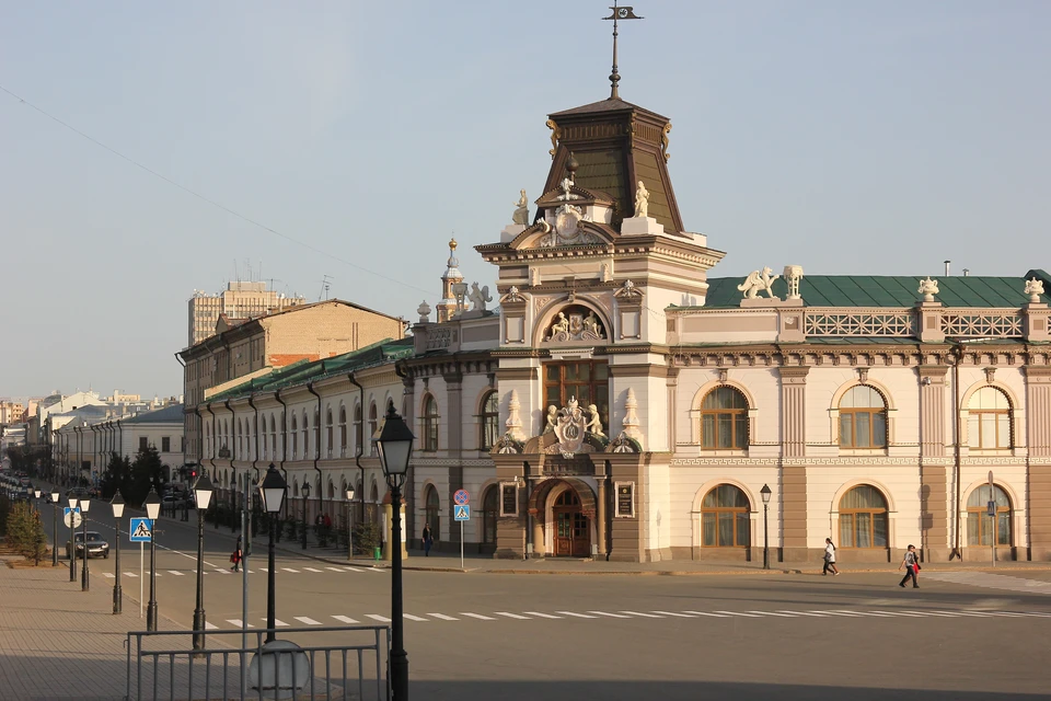 Вместе с ребенком в учреждения может попасть и один сопровождающий.