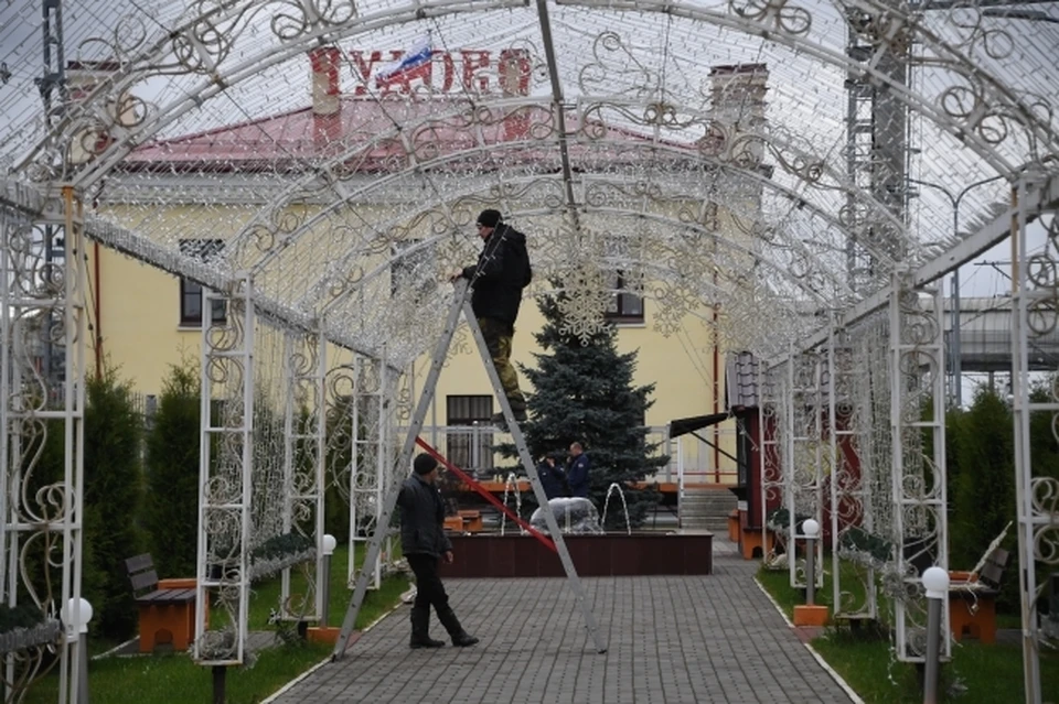Ростовская администрация опровергла информацию о закупке новых новогодних украшений.
