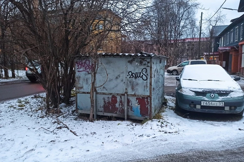 Если владелец не объявится, то строение снесут. Фото: Администрация города Мурманска