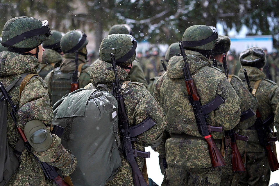 В Твери прошел смотр воинских формирований мобилизованных перед их отправкой.