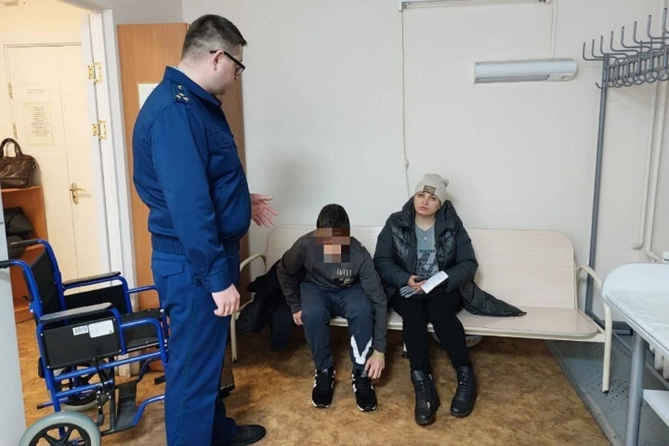 Житель Биробиджана сбил подростка с матерью