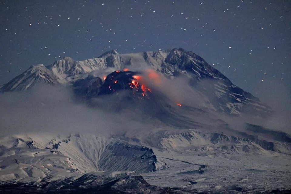 Извержение в первую очередь представляет опасность для туристов и любителей экстремального спорта. Фото: пресс-служба ДВО РАН.