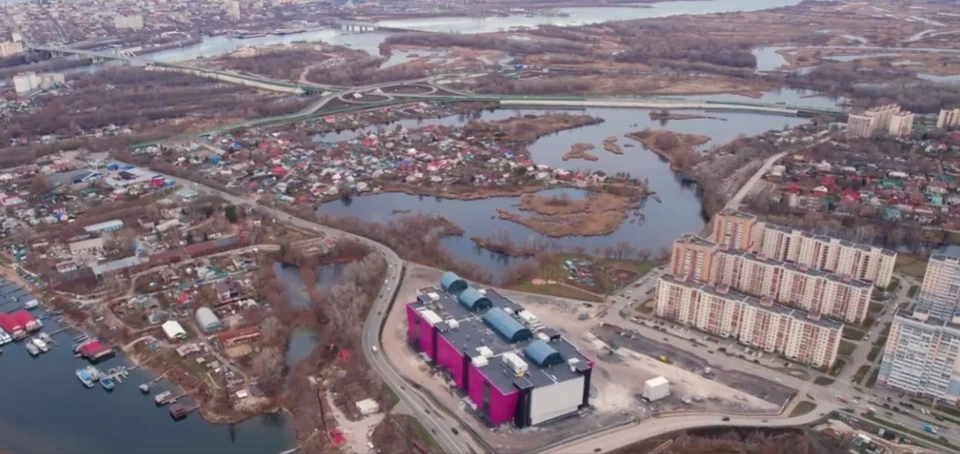 Городской блогер показал торговый комплекс. Фото: Евгений Щекин