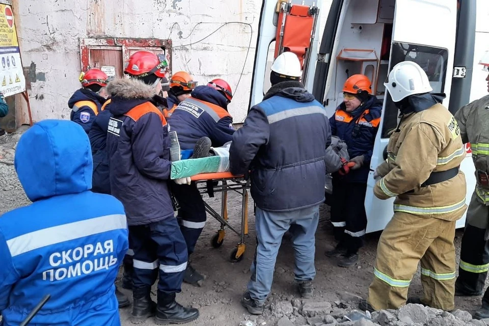На стройплощадке Красноярской ТЭЦ-1 пострадали трое рабочих. Фото: КГКУ "Спасатель"