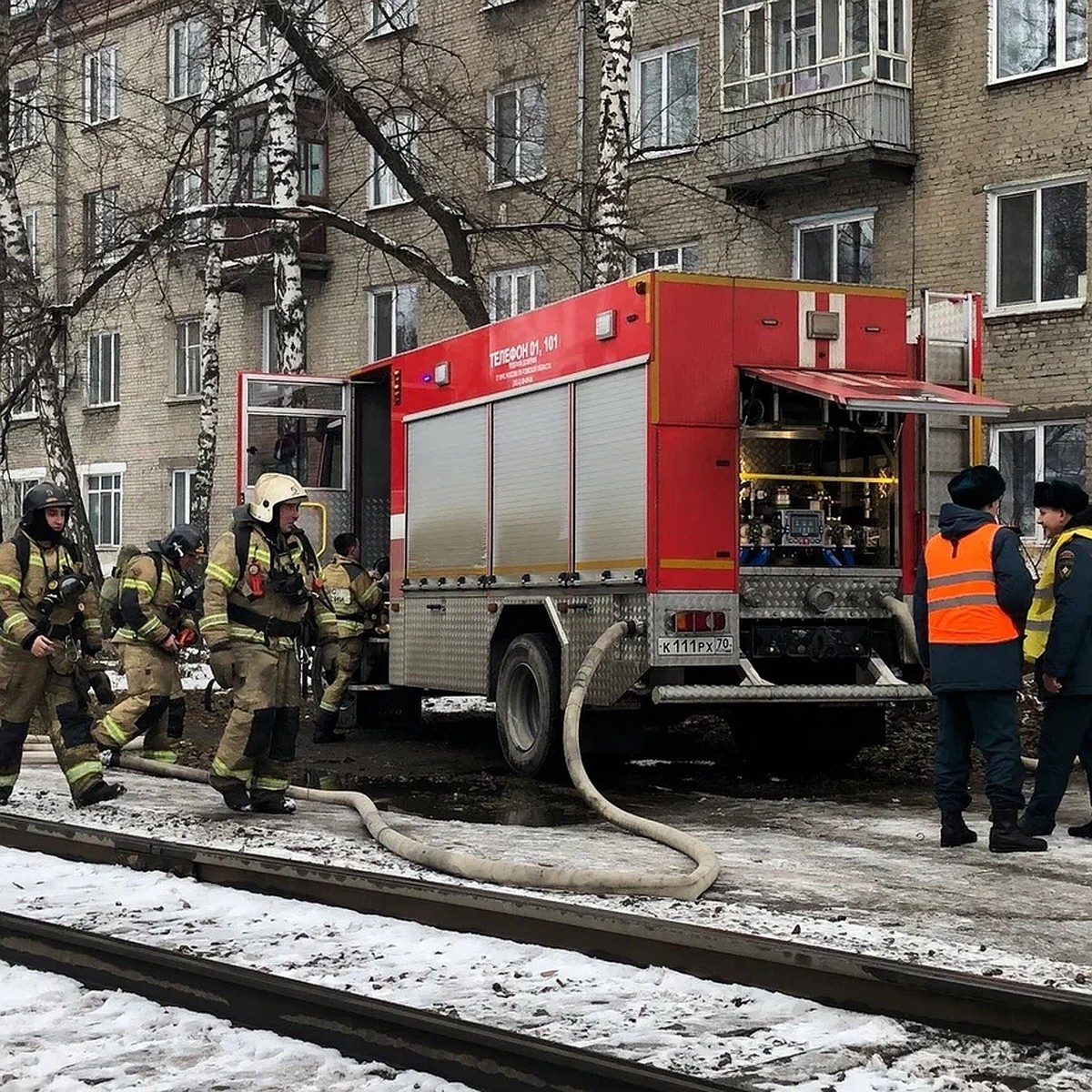 Дыма было ужас»: в Томске пожар на Вершинина тушили почти 30 человек - KP.RU