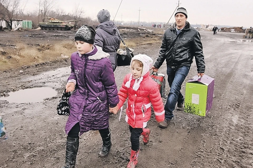 Украинские беженцы бегут от войны.